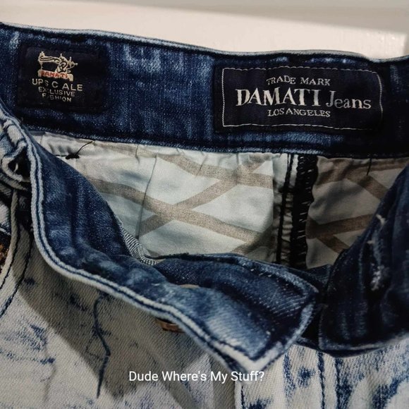 DAMATI JEANS DISTRESSED ZIPPERED BIKER SHORTS - 34 x 13 x 23 SEE MEASURMENTS - Picture 4 of 5